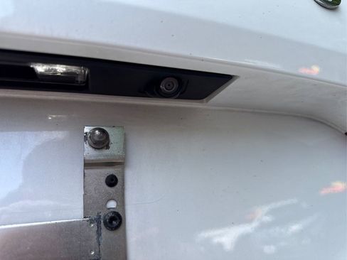 Used 2018 Volvo XC60 T5 Momentum w/ Vision Package image 16