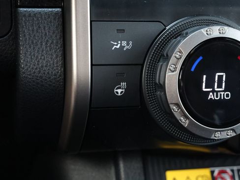 Used 2025 Toyota 4Runner Limited AWD/4WD image 5