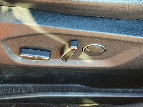 Used 2017 Ford Edge Titanium w/ Technology Package FWD image 24