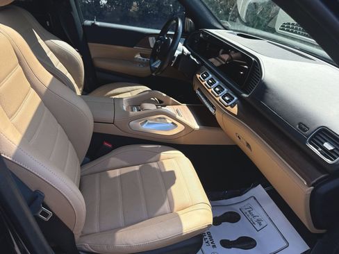 Used 2024 Mercedes-Benz GLS 450 4MATIC image 33