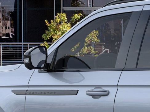 New 2025 Lincoln Navigator Reserve w/ Jet Appearance Package AWD/4WD image 20