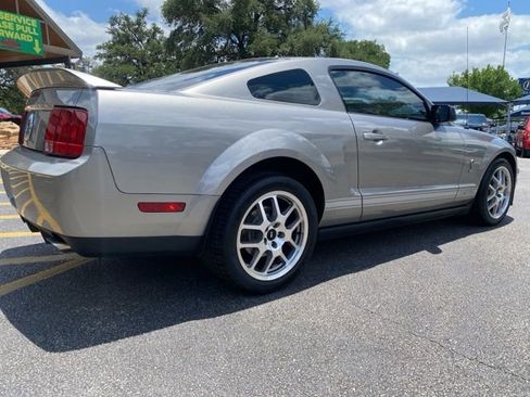 Used 2009 Ford Mustang Shelby GT500 RWD image 5