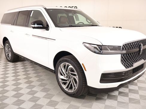 New 2026 Lincoln Navigator L Reserve AWD/4WD image 1