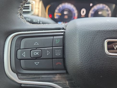 Used 2022 Jeep Wagoneer Series III AWD/4WD image 17