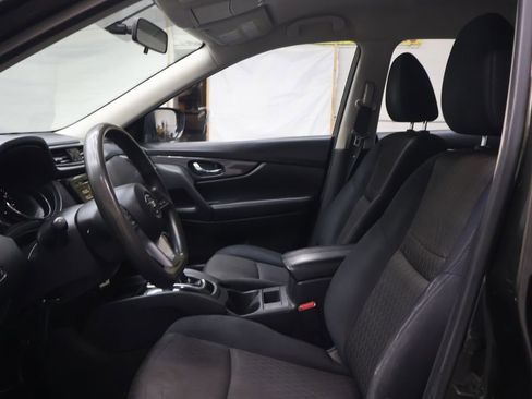 Used 2017 Nissan Rogue S image 16