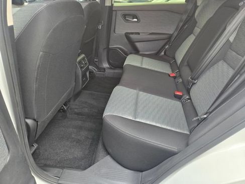 Used 2023 Nissan Rogue SV AWD/4WD image 16