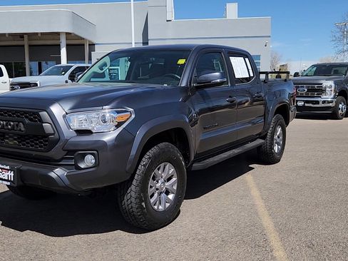 Used 2022 Toyota Tacoma SR5 image 2