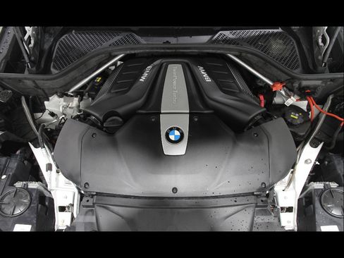 Used 2015 BMW X5 xDrive50i AWD/4WD image 22