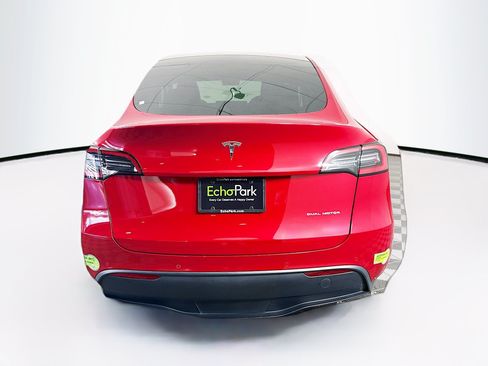 Used 2022 Tesla Model Y Long Range AWD/4WD image 7