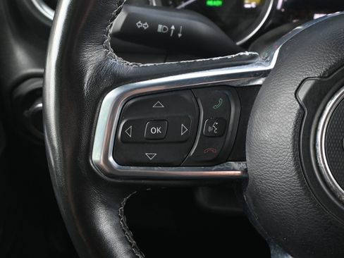 Used 2023 Jeep Wrangler Unlimited Sahara w/ Cold Weather Group AWD/4WD image 18