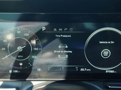 Used 2022 Kia Carnival SX Prestige image 32