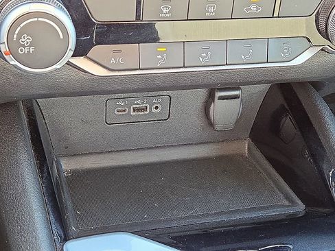 Used 2024 Nissan Altima 2.5 SV image 31