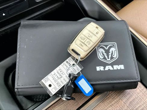 Used 2019 RAM 1500 Laramie Longhorn AWD/4WD image 14