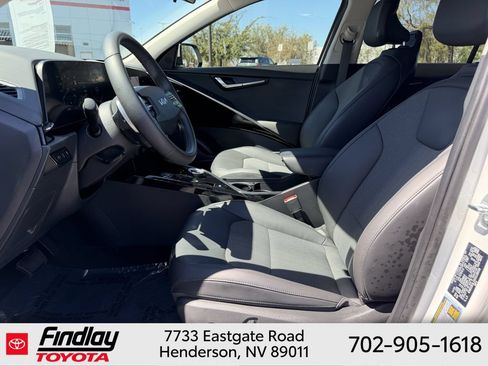 Used 2025 Kia Niro Wind FWD image 6