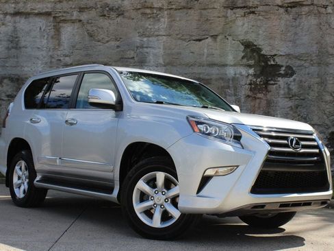 Used 2017 Lexus GX 460 AWD/4WD image 9