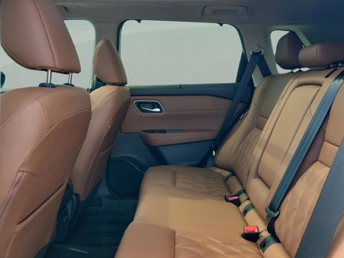 New 2026 Nissan Rogue Platinum image 8