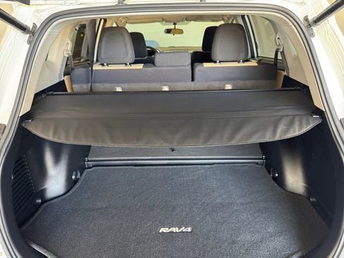 Used 2016 Toyota RAV4 XLE image 11