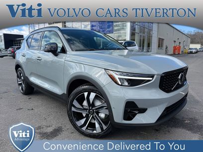 New 2026 Volvo XC40 B5 Plus w/ Climate Package