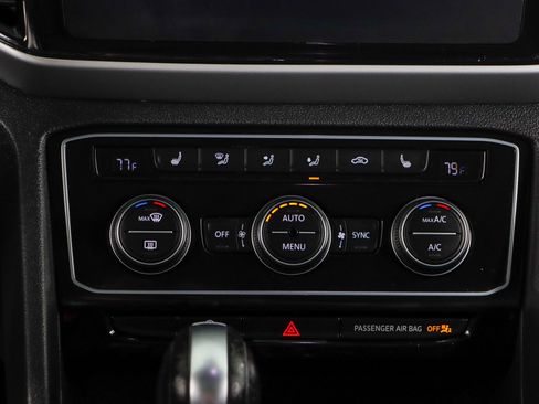 Used 2022 Volkswagen Atlas Cross Sport SE w/ Panoramic Sunroof Package image 20