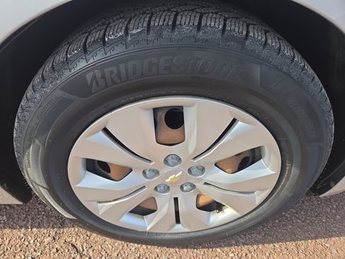 Used 2016 Chevrolet Cruze LS image 9