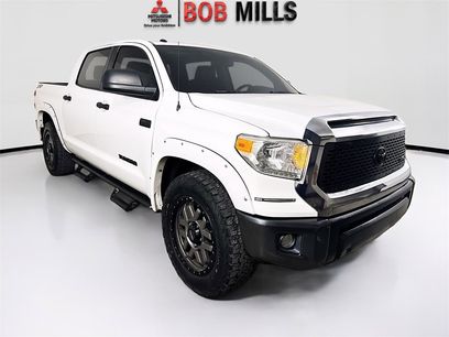 Used 2017 Toyota Tundra SR5 w/ SR5 Upgrade Package