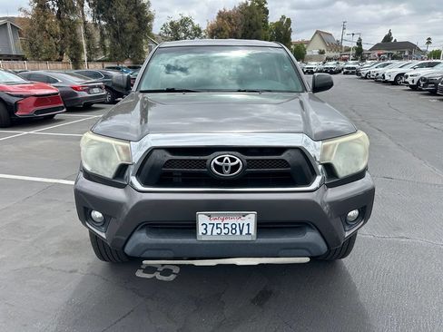 Used 2015 Toyota Tacoma PreRunner w/ TRD Off-Road Package RWD image 5
