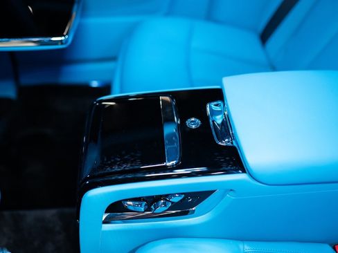 Used 2025 Rolls-Royce Phantom Sedan image 11