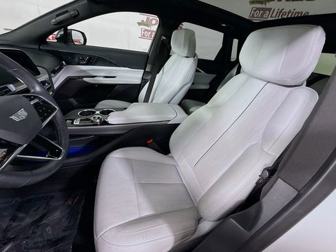 Used 2024 Cadillac Lyriq Luxury AWD/4WD image 26