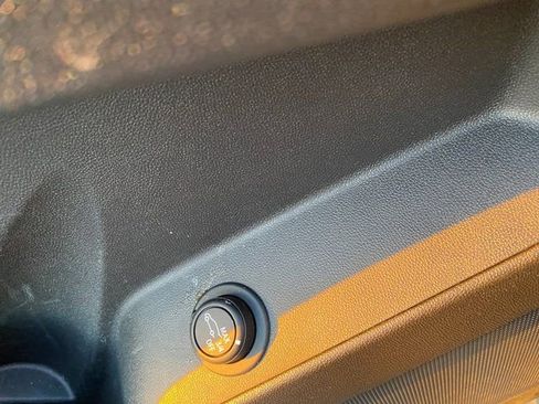 Used 2024 Chevrolet Equinox LT image 19