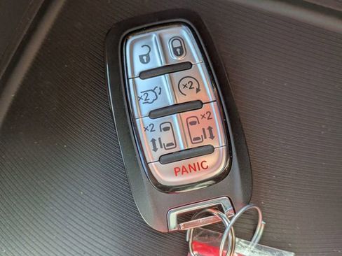 New 2026 Chrysler Pacifica Select FWD image 33