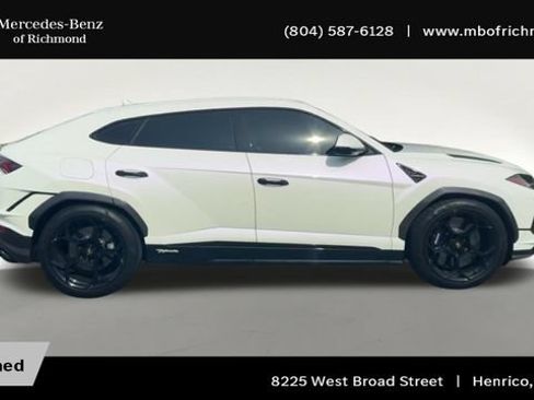 Used 2024 Lamborghini Urus Performante AWD/4WD image 3