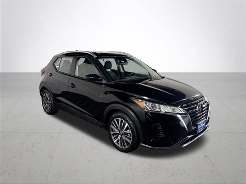 Used 2021 Nissan Kicks SV FWD image 4