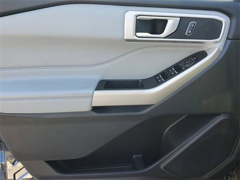 Used 2023 Ford Explorer XLT w/ Equipment Group 202A image 19