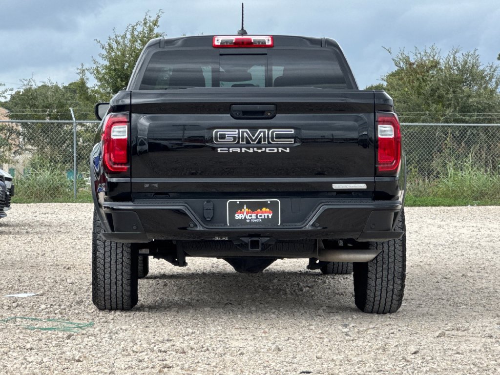 Used 2025 GMC Canyon Elevation w/ Convenience Package RWD image 5