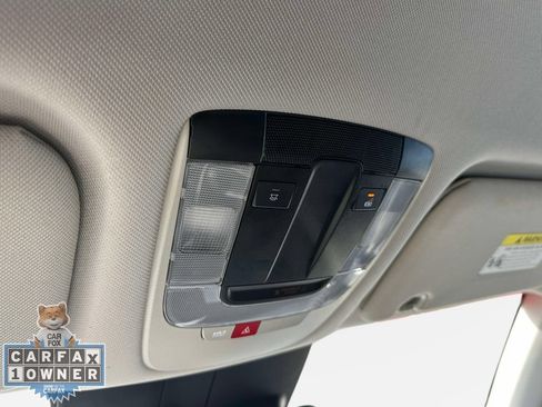 Used 2024 Kia Sorento S AWD/4WD image 37