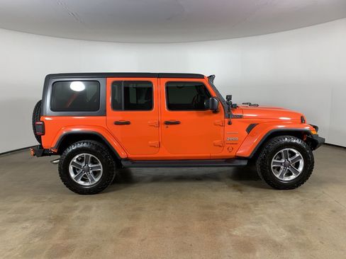 Used 2018 Jeep Wrangler Unlimited Sahara image 7