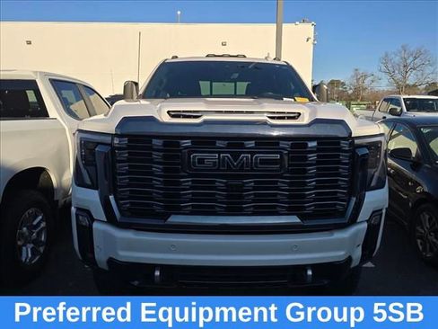 Used 2024 GMC Sierra 3500 Denali Ultimate image 9