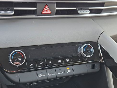 New 2026 Hyundai Elantra Hybrid FWD image 22