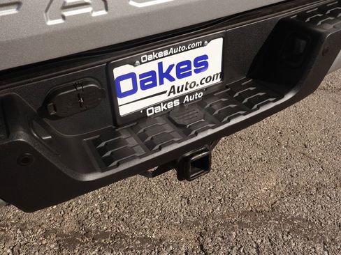 Used 2023 Toyota Tacoma Limited AWD/4WD image 10