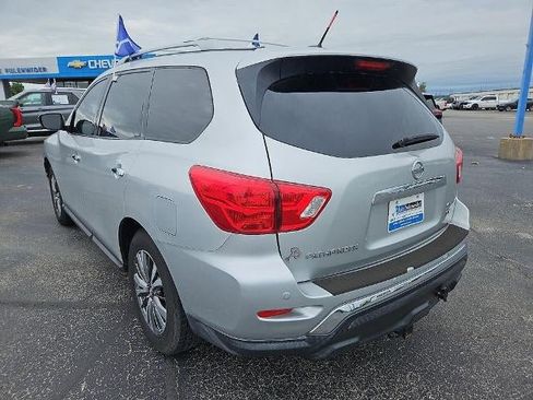Used 2018 Nissan Pathfinder SV AWD/4WD image 5
