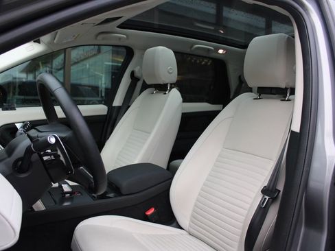 Certified 2025 Land Rover Discovery Sport S image 5