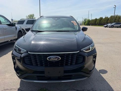 Used 2024 Ford Escape Platinum AWD/4WD image 2