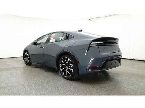 New 2026 Toyota Prius Plug-In Hybrid FWD image 21