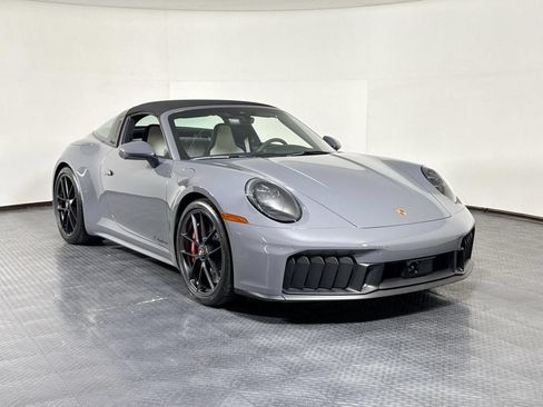Used 2025 Porsche 911 Targa 4 GTS AWD/4WD image 9