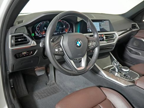Used 2020 BMW 330i xDrive Sedan w/ Premium Package AWD/4WD image 4