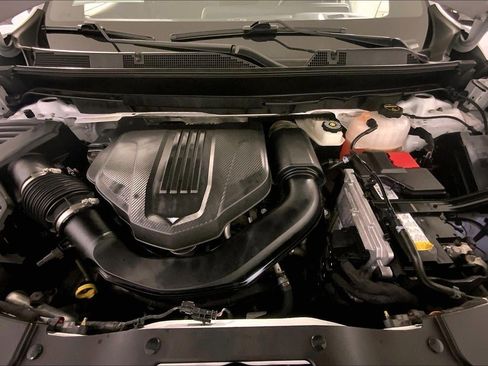 Used 2024 Chevrolet Traverse LT image 10