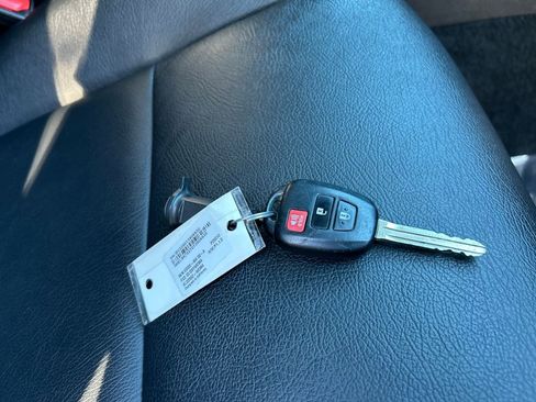 Used 2019 Toyota Tacoma SR5 image 28