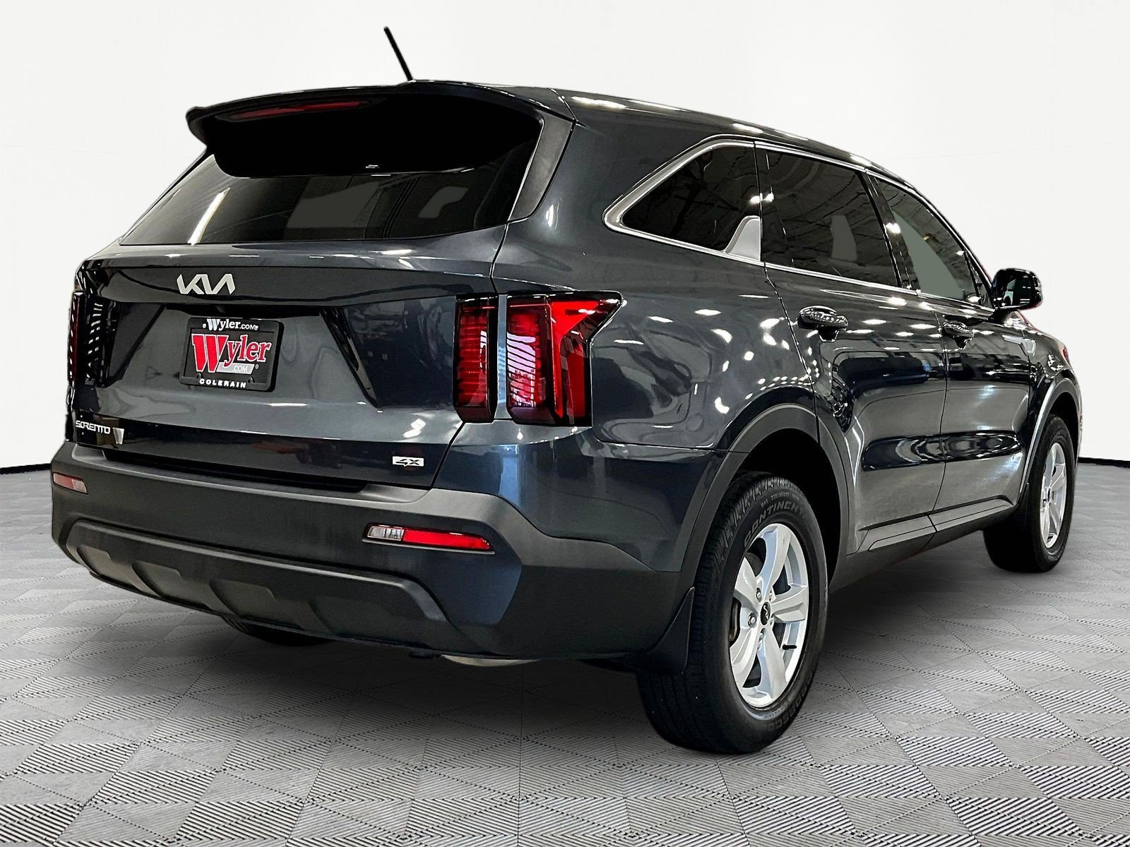 Used 2023 Kia Sorento LX AWD/4WD image 6