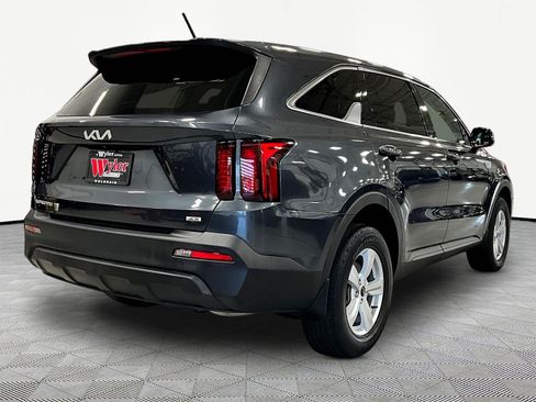 Used 2023 Kia Sorento LX AWD/4WD image 6