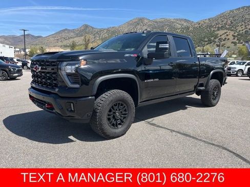 Used 2025 Chevrolet Silverado 2500 ZR2 w/ Technology Package AWD/4WD image 8
